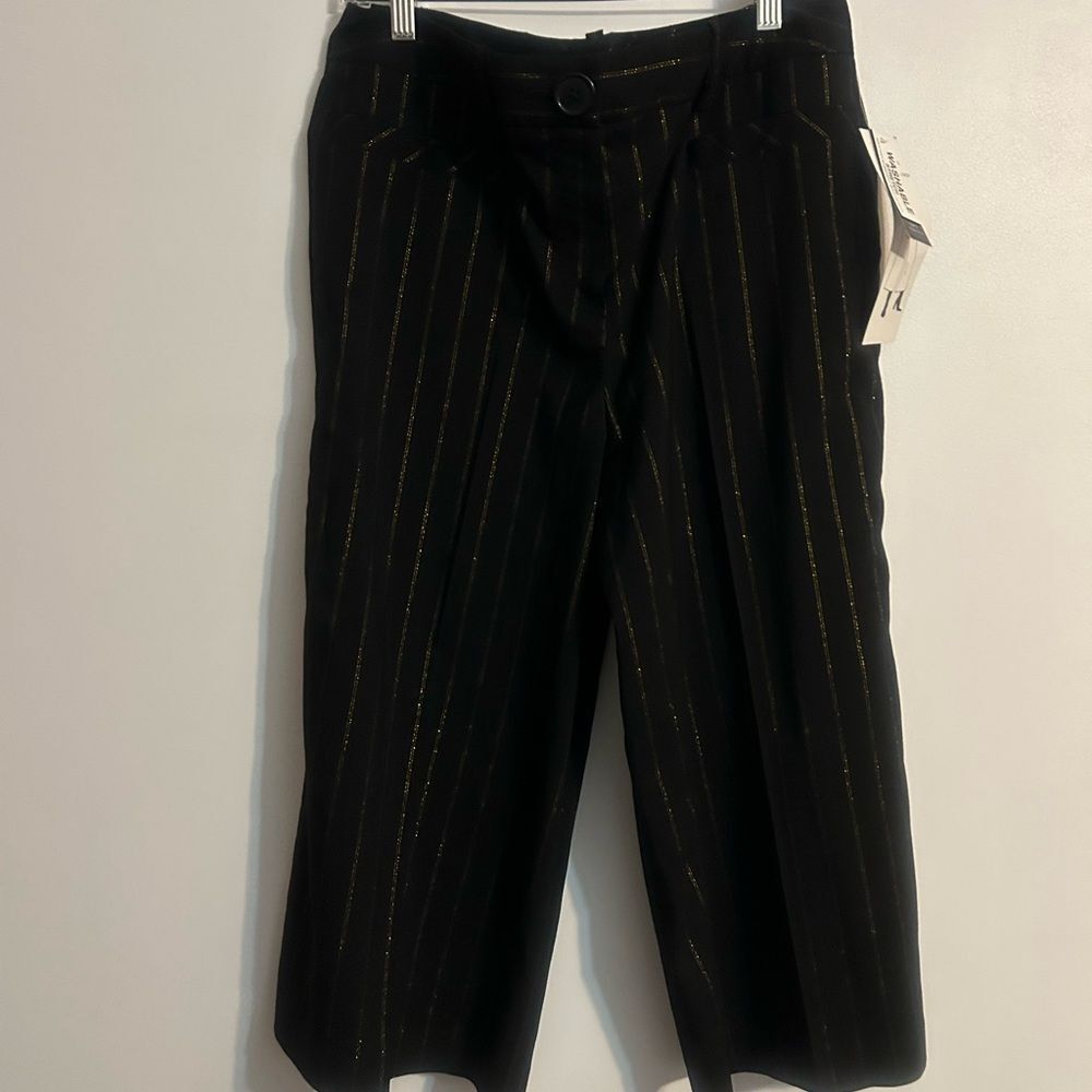 Larry Levine Black Capri Pants with Gold Pinstripes